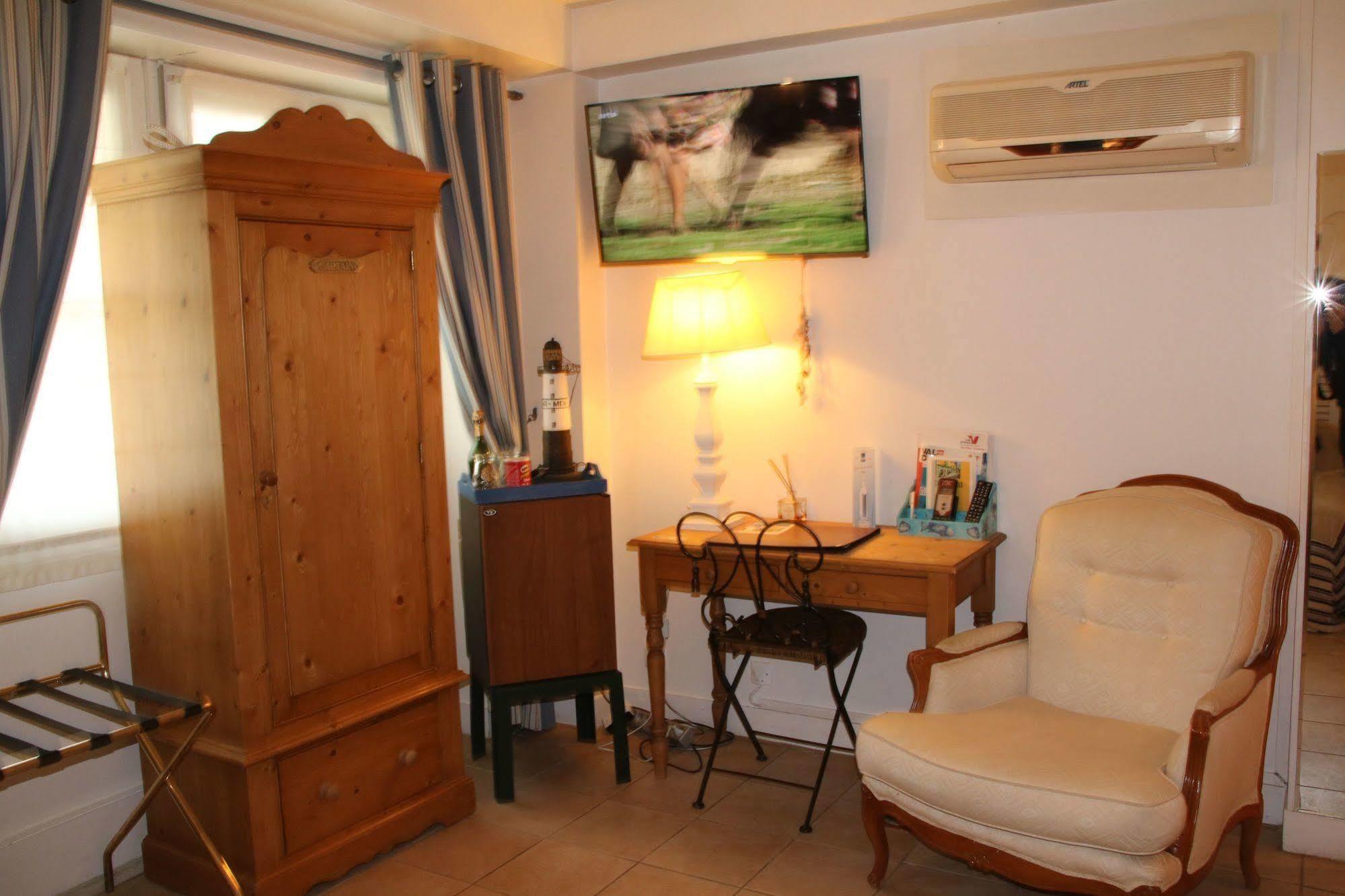 Hostellerie Du Prieure Saint-Prix (Val d'Oise) Exterior foto